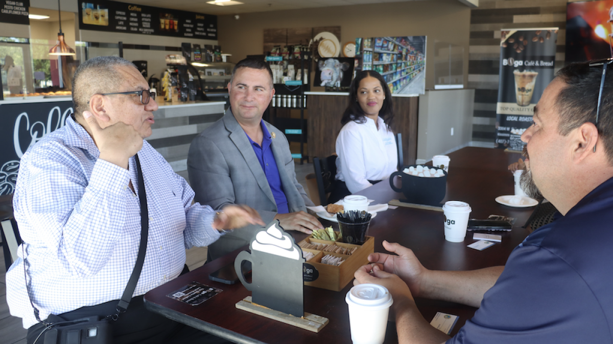 Rep. Soto with constituents