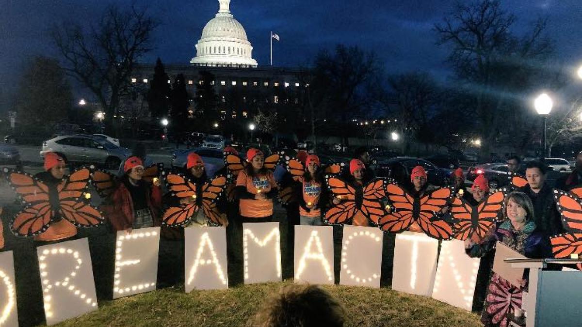 Rep. Soto with constituents