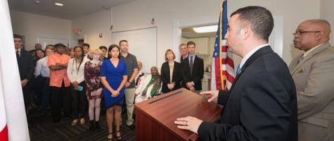 Rep. Soto with constituents