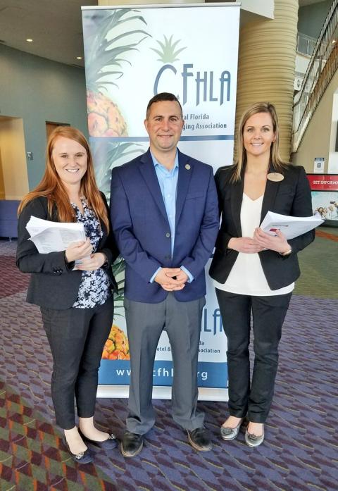 Rep. Soto with constituents