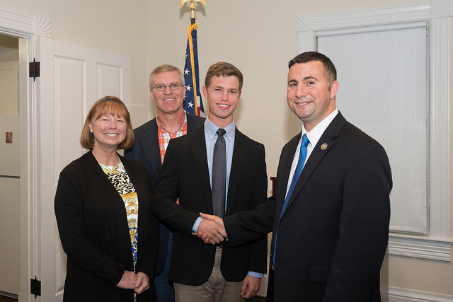 Rep. Soto with constituents