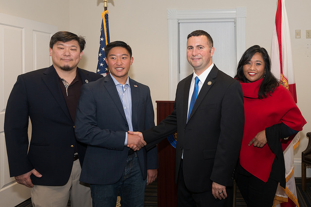 Rep. Soto with constituents