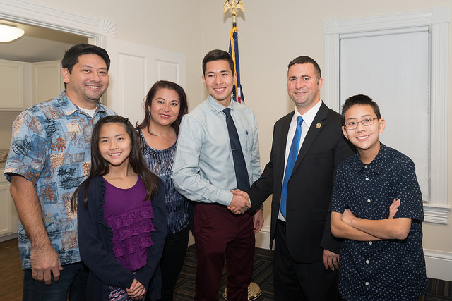 Rep. Soto with constituents