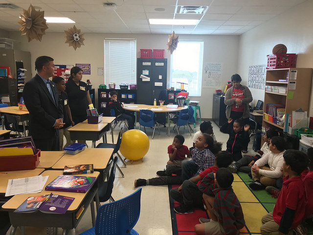 Rep. Soto with constituents