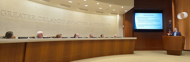 Rep. Soto with constituents