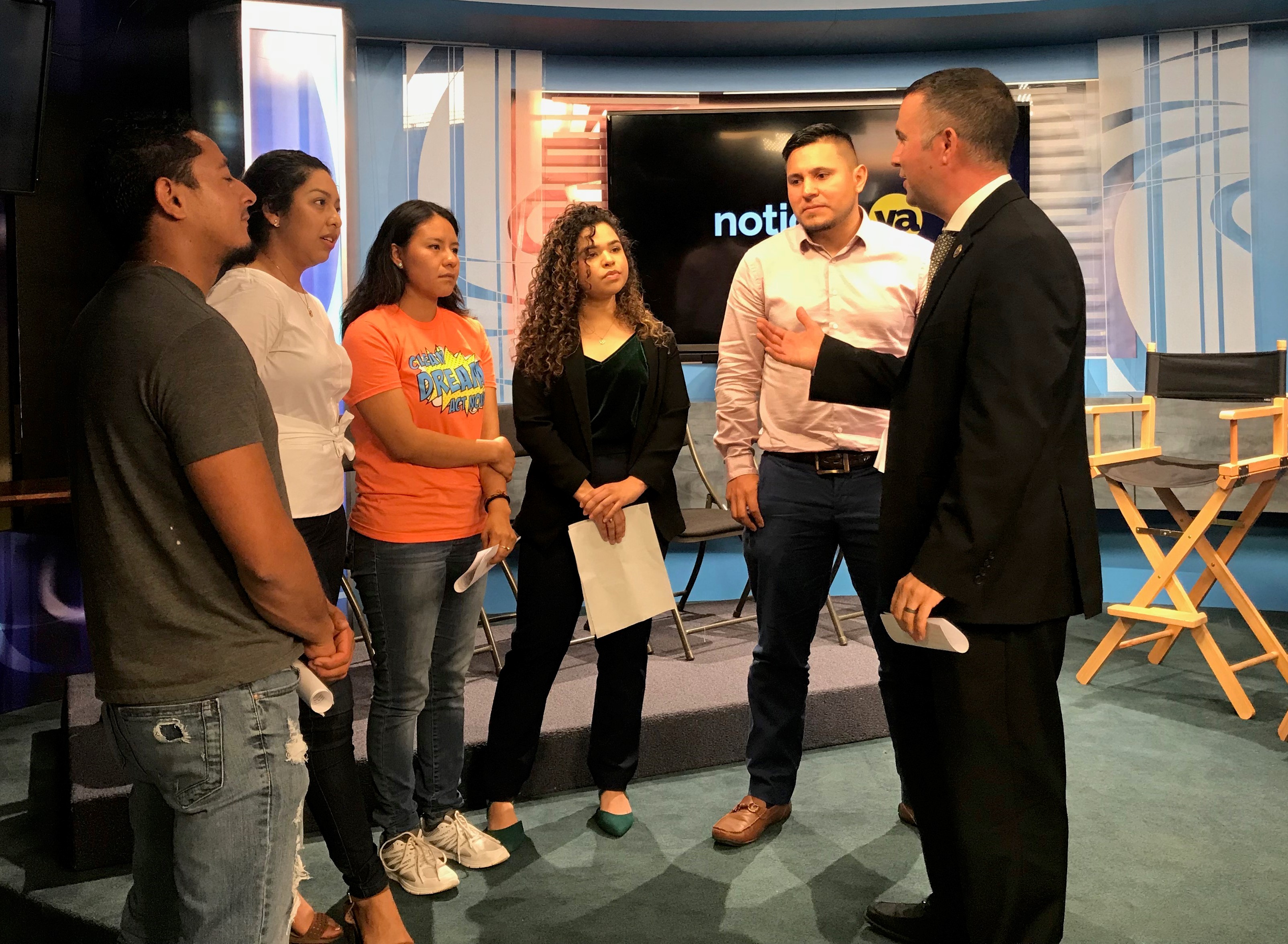 Rep. Soto with constituents