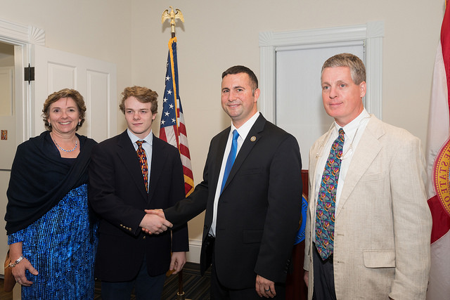 Rep. Soto with constituents
