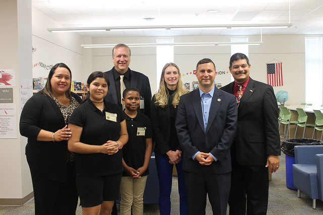 Rep. Soto with constituents