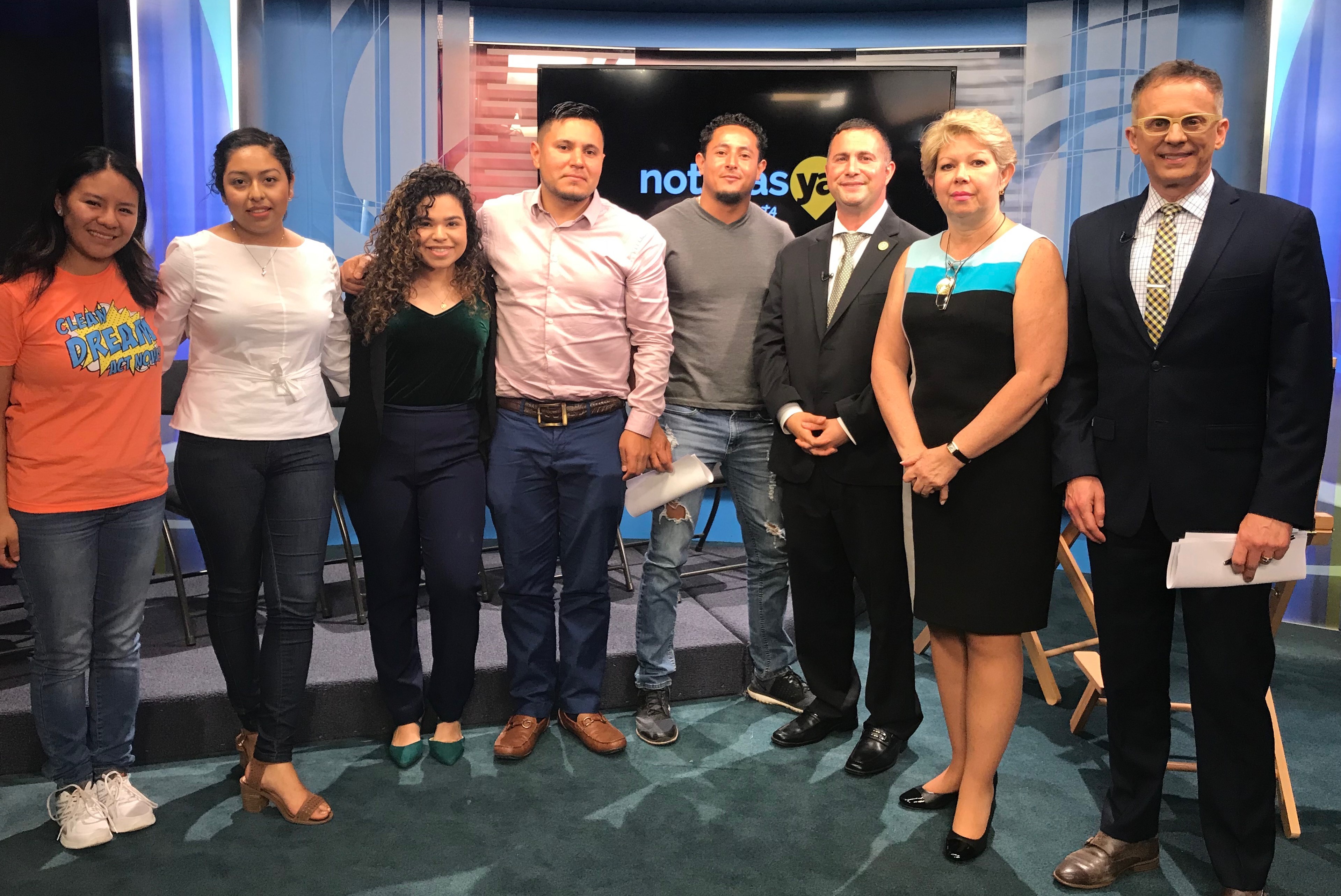 Rep. Soto with constituents