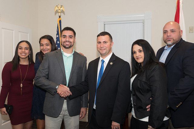 Rep. Soto with constituents