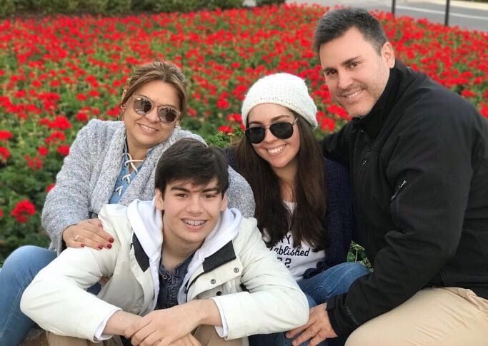 Rep. Soto with constituents