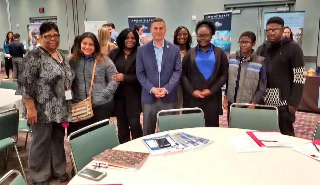 Rep. Soto with constituents